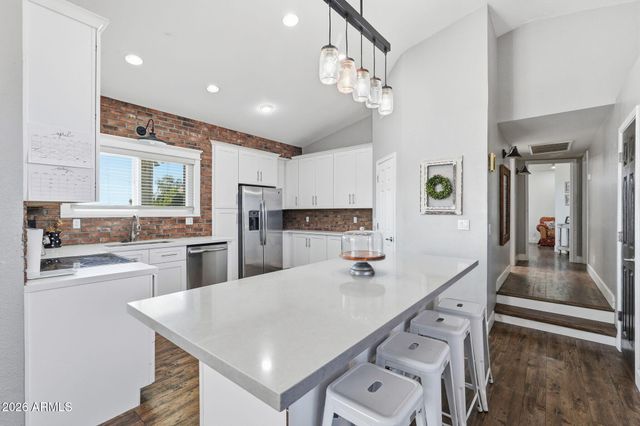 4802 E DIXON Street, Mesa, AZ 85205