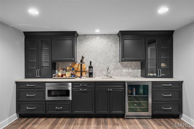 907 N Taylor Avenue, St Louis, MO 63122