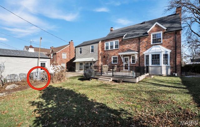 907 N Taylor Avenue, St Louis, MO 63122