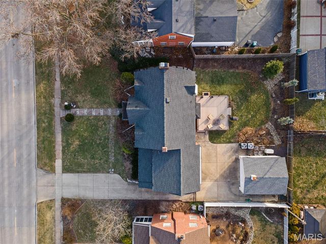 907 N Taylor Avenue, St Louis, MO 63122