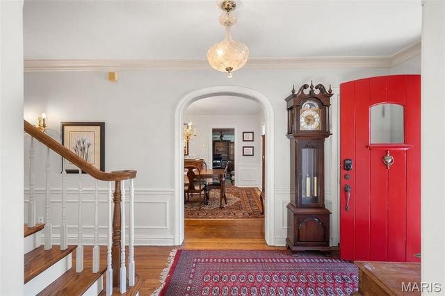 907 N Taylor Avenue, St Louis, MO 63122