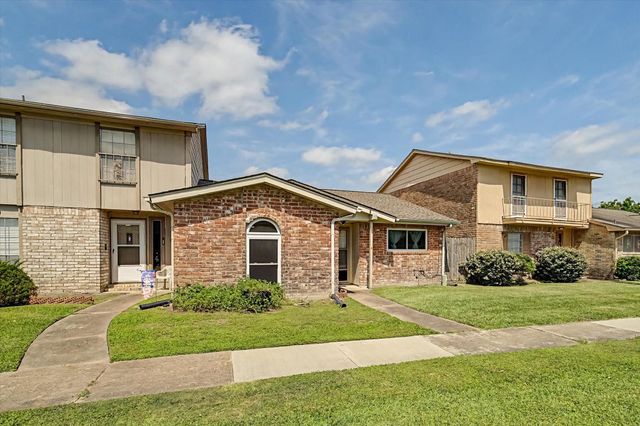 13090 Clarewood Drive, Houston, TX 77072