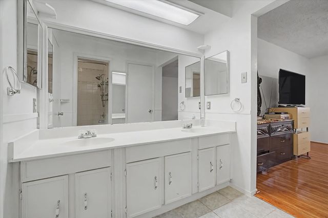 13090 Clarewood Drive, Houston, TX 77072