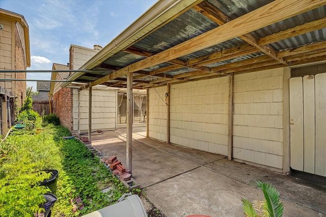 13090 Clarewood Drive, Houston, TX 77072