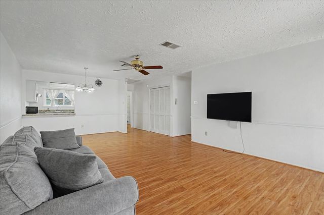 13090 Clarewood Drive, Houston, TX 77072