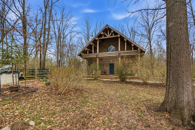 1418 E 2370 North Road, White Heath, IL 61884