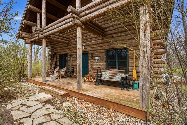 1418 E 2370 North Road, White Heath, IL 61884