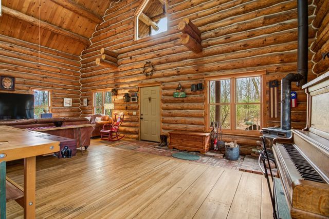 1418 E 2370 North Road, White Heath, IL 61884