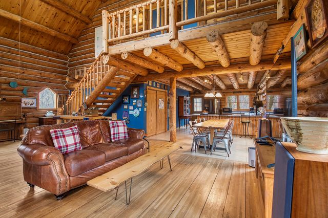 1418 E 2370 North Road, White Heath, IL 61884