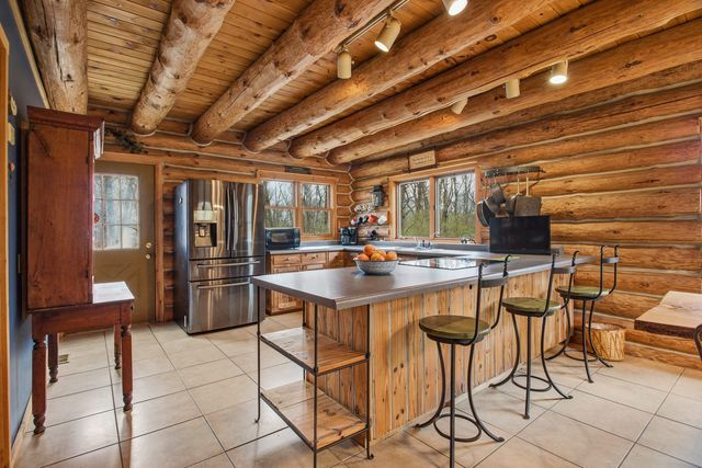 1418 E 2370 North Road, White Heath, IL 61884