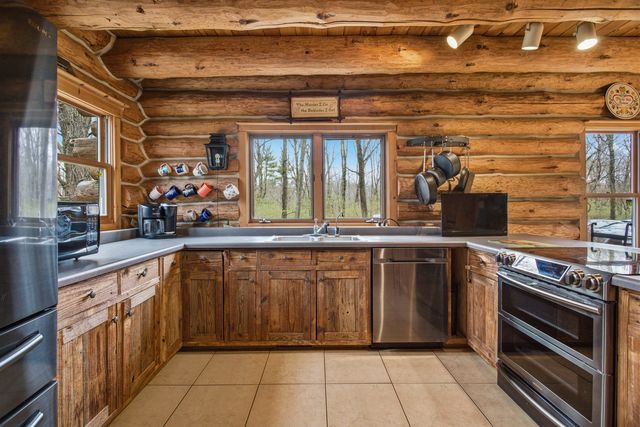 1418 E 2370 North Road, White Heath, IL 61884