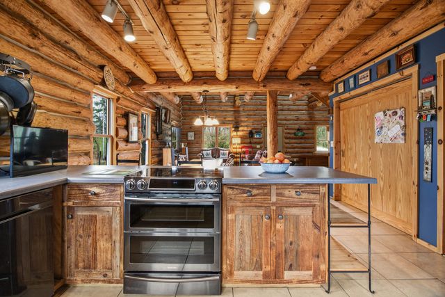 1418 E 2370 North Road, White Heath, IL 61884