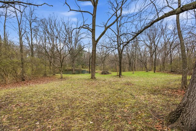 1418 E 2370 North Road, White Heath, IL 61884