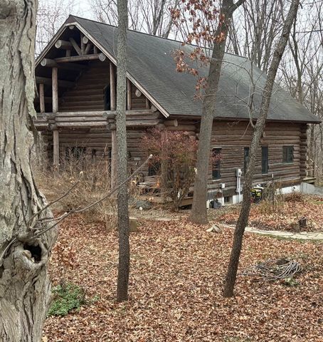 1418 E 2370 North Road, White Heath, IL 61884