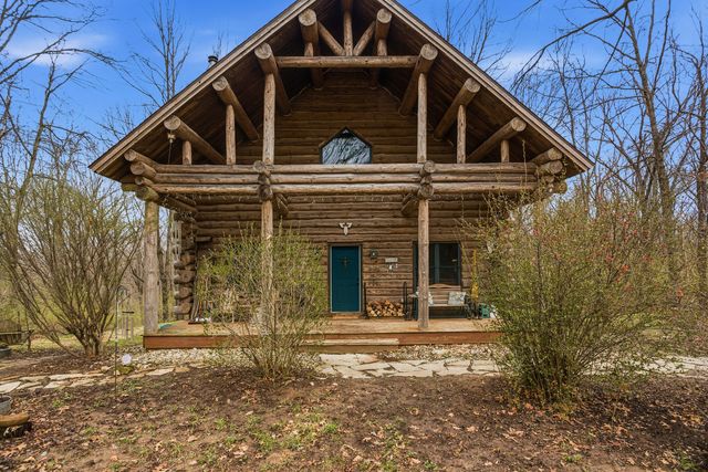 1418 E 2370 North Road, White Heath, IL 61884