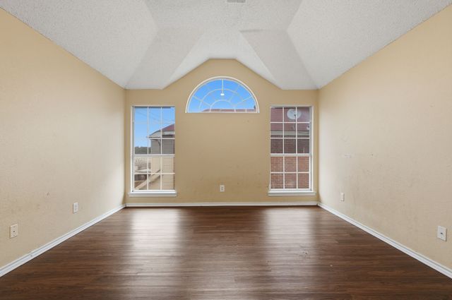 2116 Montclair Lane, Lewisville, TX 75067