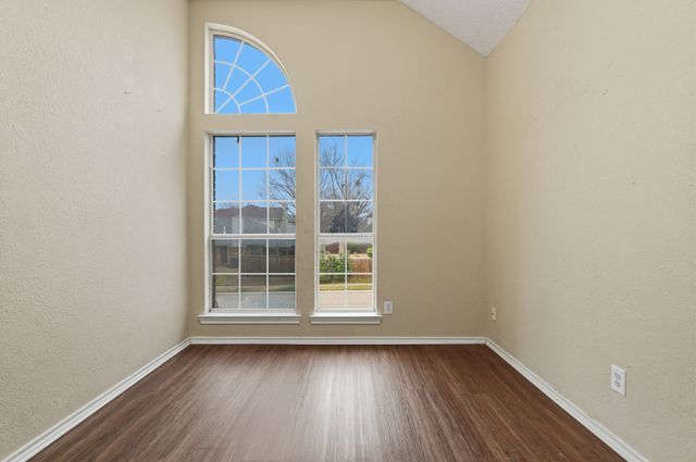 2116 Montclair Lane, Lewisville, TX 75067