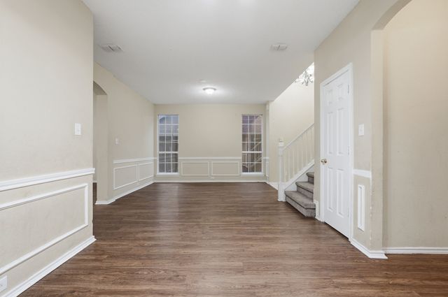 2116 Montclair Lane, Lewisville, TX 75067