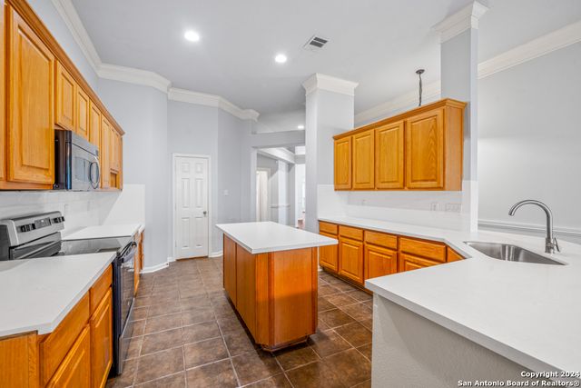 1203 LINKS LN, San Antonio, TX 78260