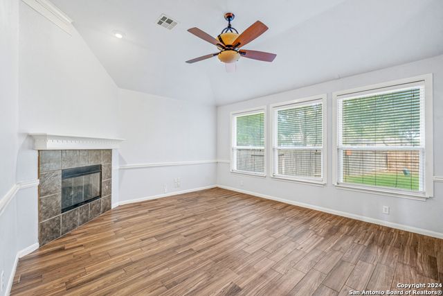1203 LINKS LN, San Antonio, TX 78260