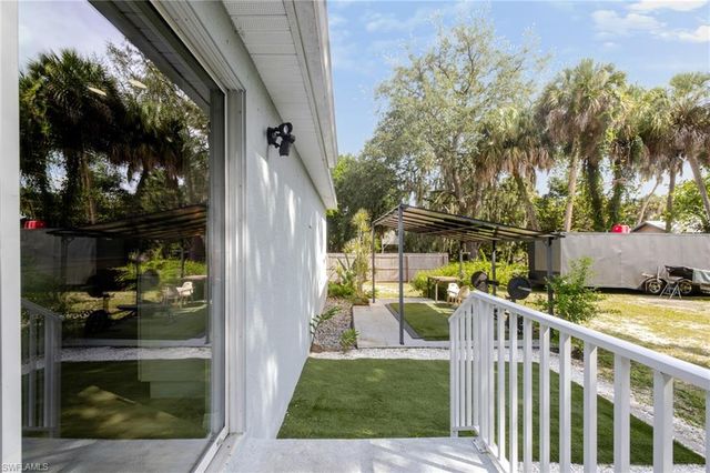 211 Palmacea RD, Fort Myers, FL 33905