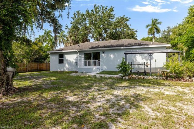 211 Palmacea RD, Fort Myers, FL 33905