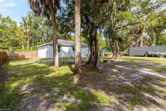 211 Palmacea RD, Fort Myers, FL 33905