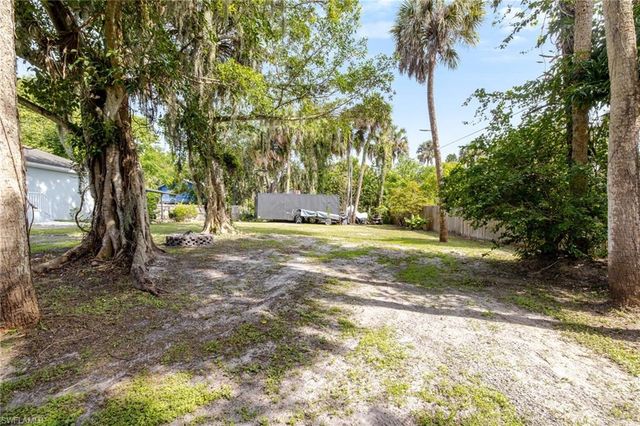 211 Palmacea RD, Fort Myers, FL 33905