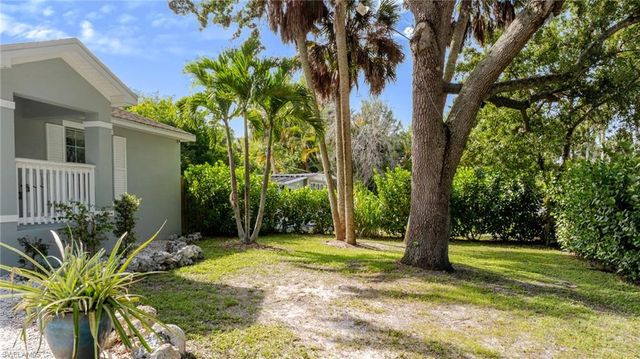211 Palmacea RD, Fort Myers, FL 33905
