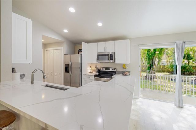 211 Palmacea RD, Fort Myers, FL 33905