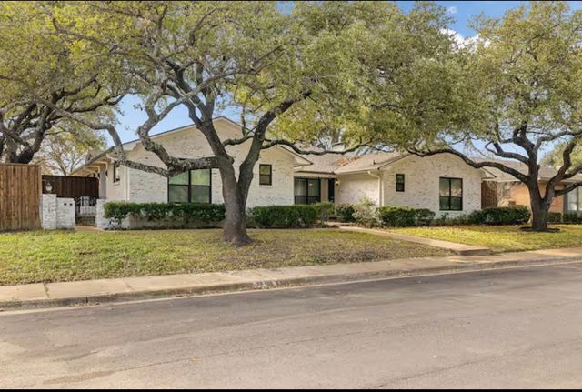 9005 Villa Park Circle, Dallas, TX 75225