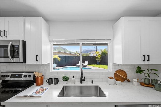1127 Lauloa Street, Kailua, HI 96734