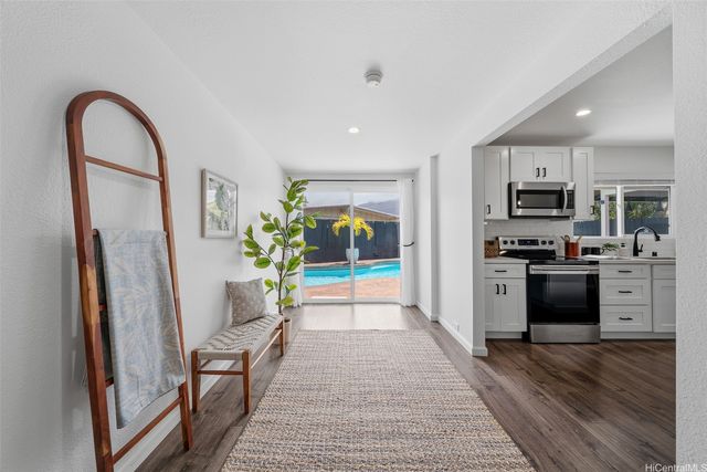 1127 Lauloa Street, Kailua, HI 96734