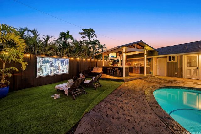 1127 Lauloa Street, Kailua, HI 96734
