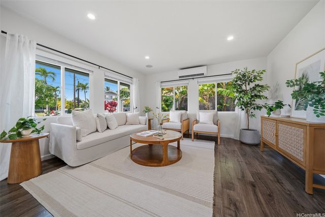1127 Lauloa Street, Kailua, HI 96734