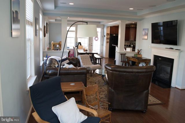 2080 HUNTING CREEK CT, Alexandria, VA 22303