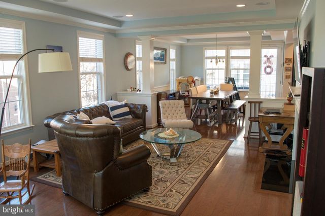 2080 HUNTING CREEK CT, Alexandria, VA 22303