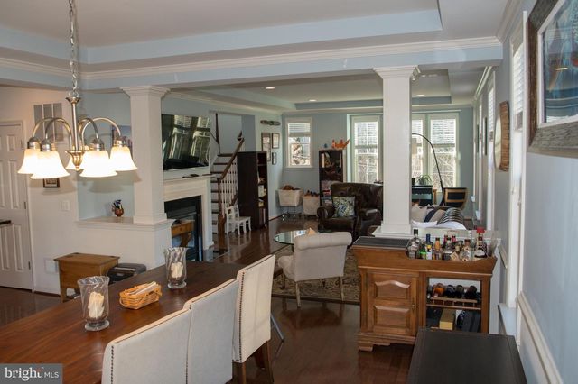 2080 HUNTING CREEK CT, Alexandria, VA 22303