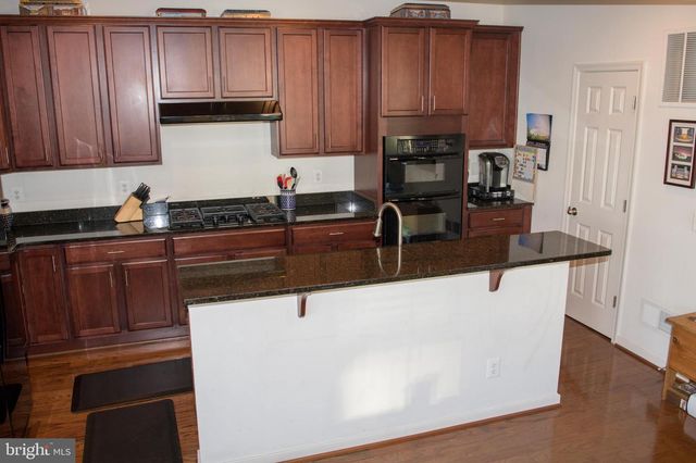 2080 HUNTING CREEK CT, Alexandria, VA 22303