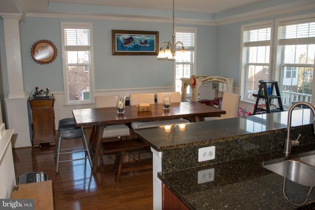 2080 HUNTING CREEK CT, Alexandria, VA 22303