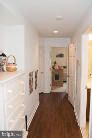 2080 HUNTING CREEK CT, Alexandria, VA 22303