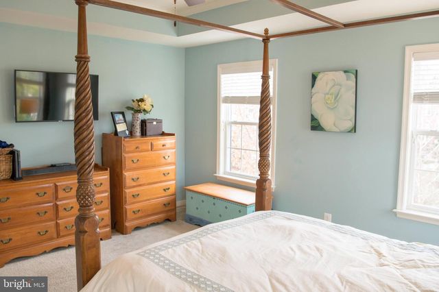 2080 HUNTING CREEK CT, Alexandria, VA 22303