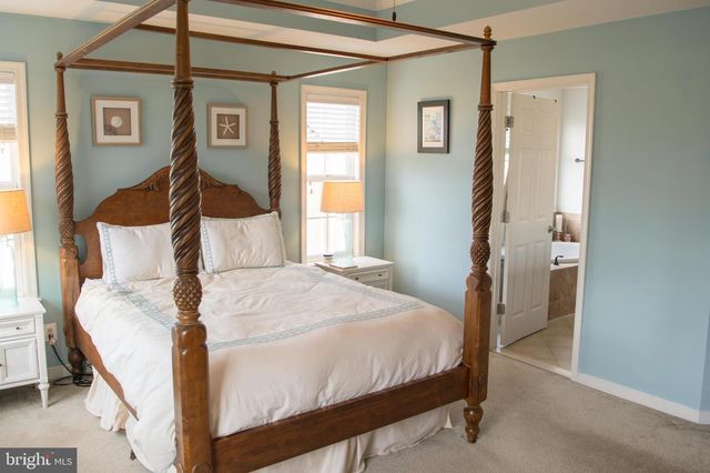 2080 HUNTING CREEK CT, Alexandria, VA 22303