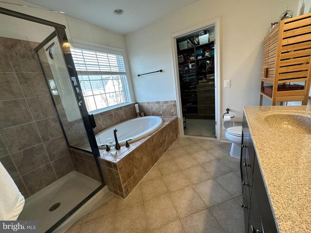 2080 HUNTING CREEK CT, Alexandria, VA 22303