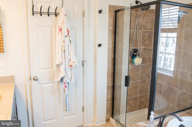 2080 HUNTING CREEK CT, Alexandria, VA 22303