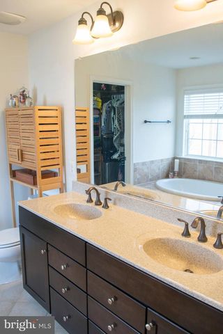 2080 HUNTING CREEK CT, Alexandria, VA 22303