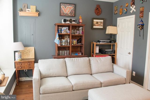 2080 HUNTING CREEK CT, Alexandria, VA 22303