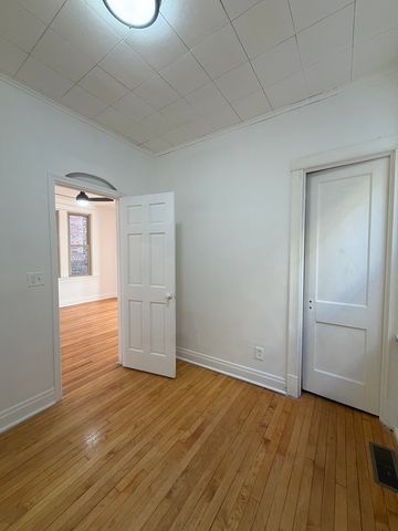 3737 S Damen Avenue, Chicago, IL 60608