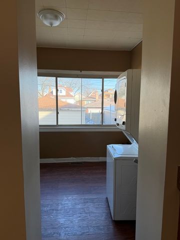 3737 S Damen Avenue, Chicago, IL 60608