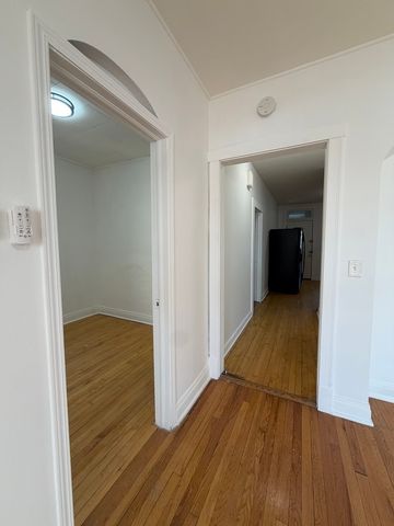 3737 S Damen Avenue, Chicago, IL 60608